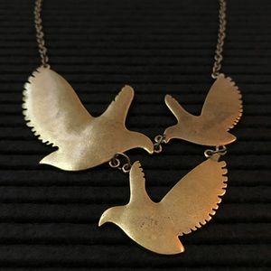 Beautiful Three Doves Necklace
